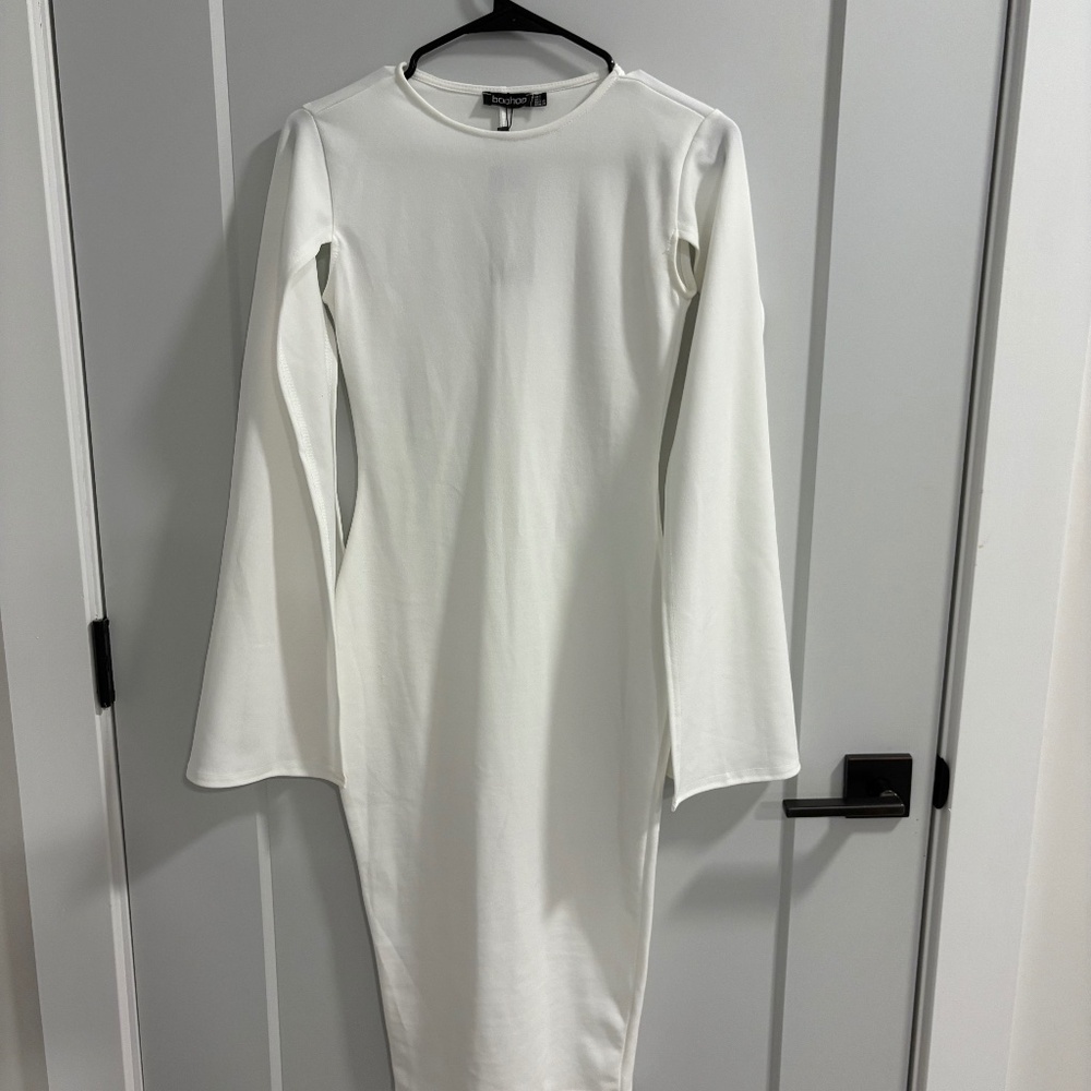 White bodycon cap sleeve dress